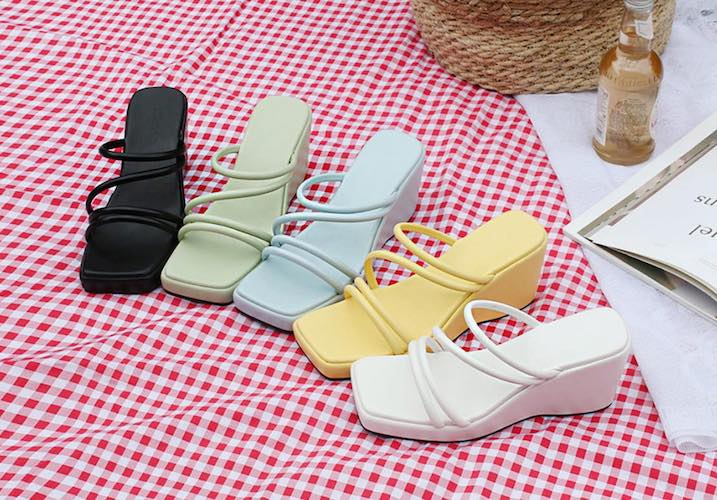 Vanillashu - Cushion Strap Wedge Heel Sandals